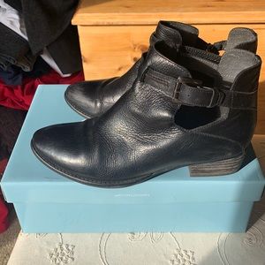 Seychelles black buckle booties
